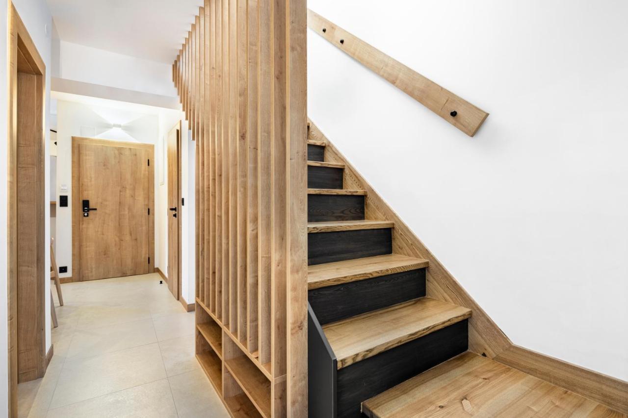Vi&La - Apart House Piestany Bagian luar foto